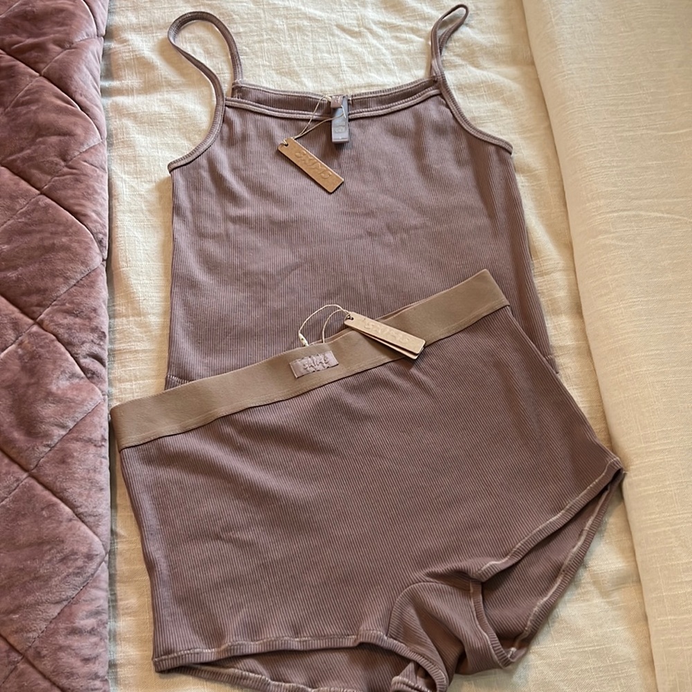 Skims ribbed cotton boy shorts and tank. NWT